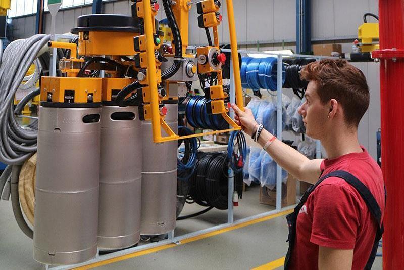 ergonomisch tillen en heffen met tilhulp van Dalmec